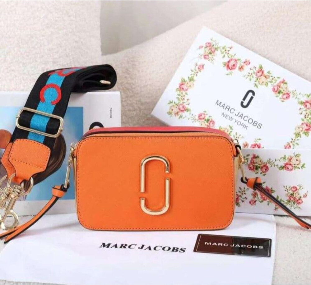 LV wallet - 23