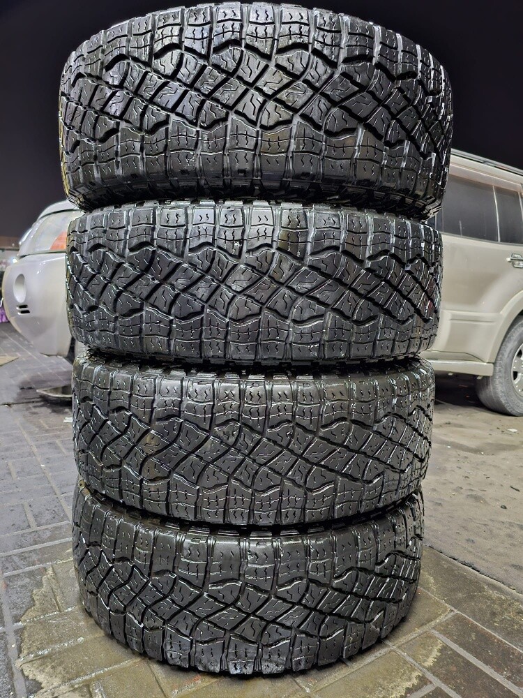 275-70-18,,, Goodyear   brand - 7