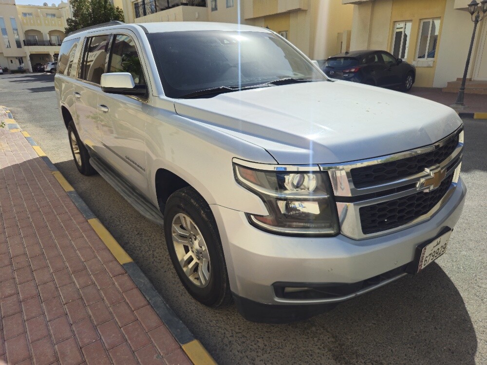2016 Chevrolet suburban LS - 2