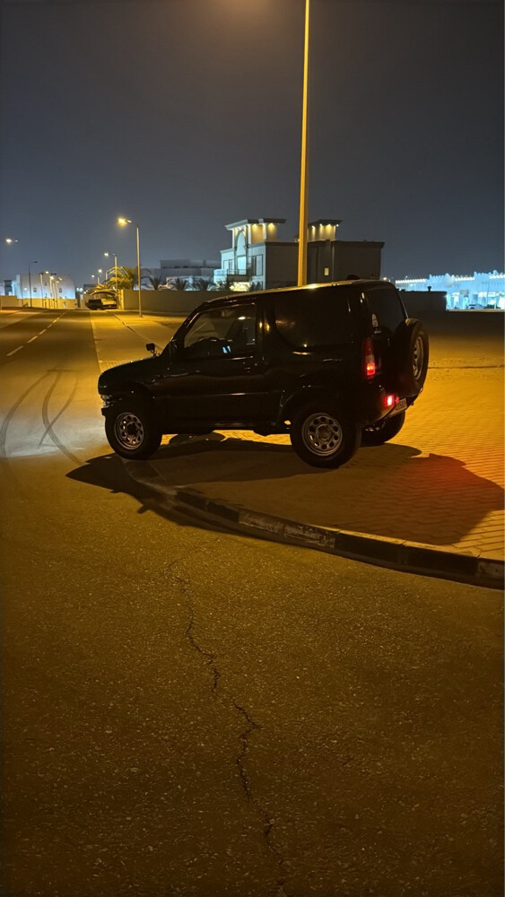 موتر طيب مافيه شي دق سلف وحرك مكيف بارد صامل  بيخلصني علطول بنزله من سعر  - 2