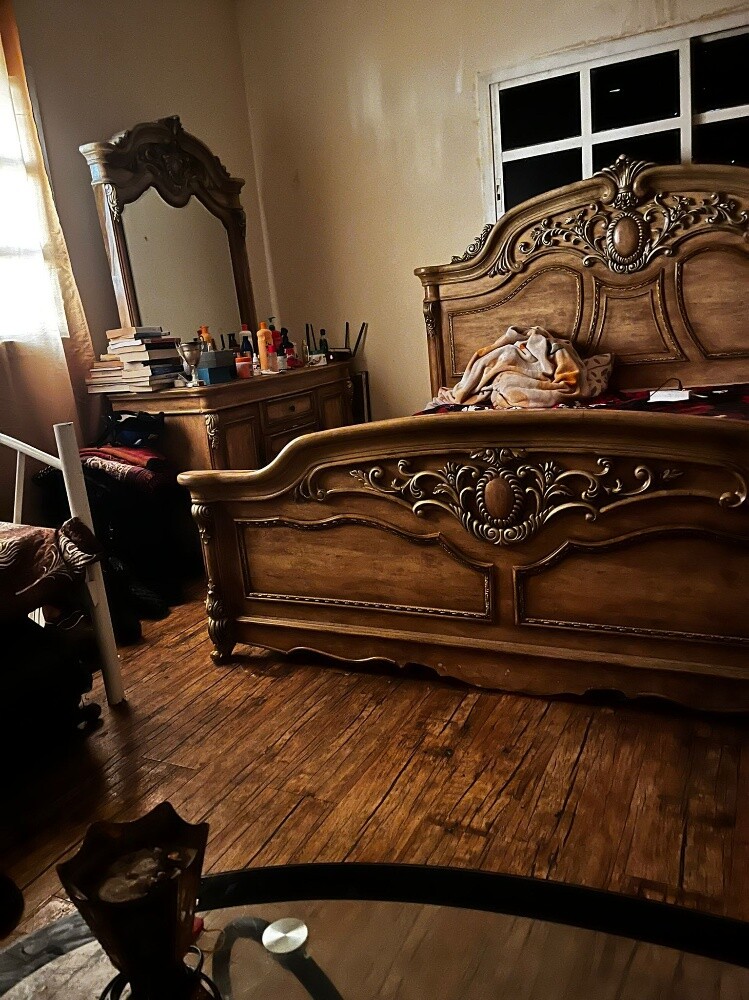 Bedroom in excellent condition - 2