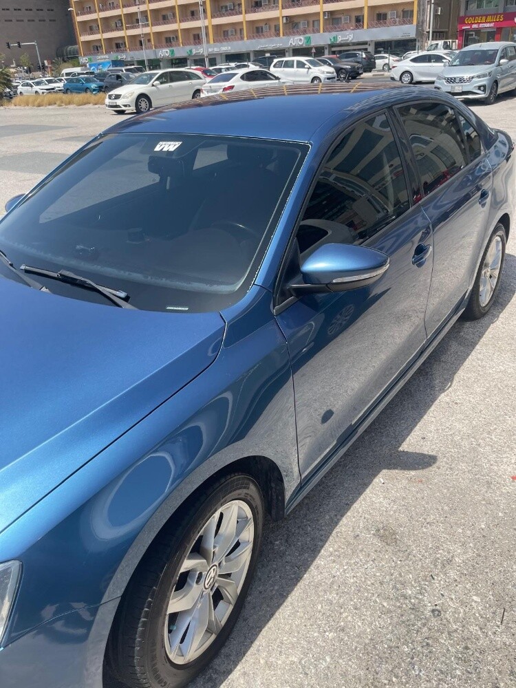 Volkswagen Jetta - 2