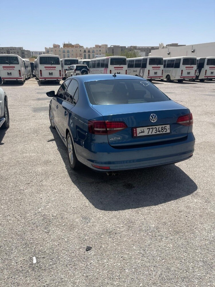 Volkswagen Jetta - 1
