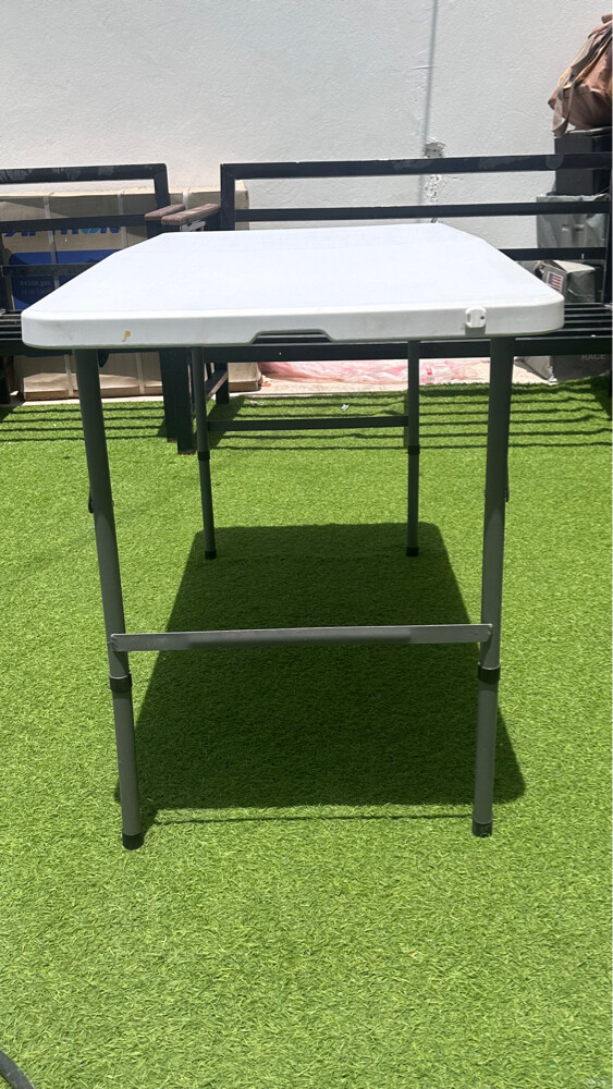 table for desktop and for trip - 3