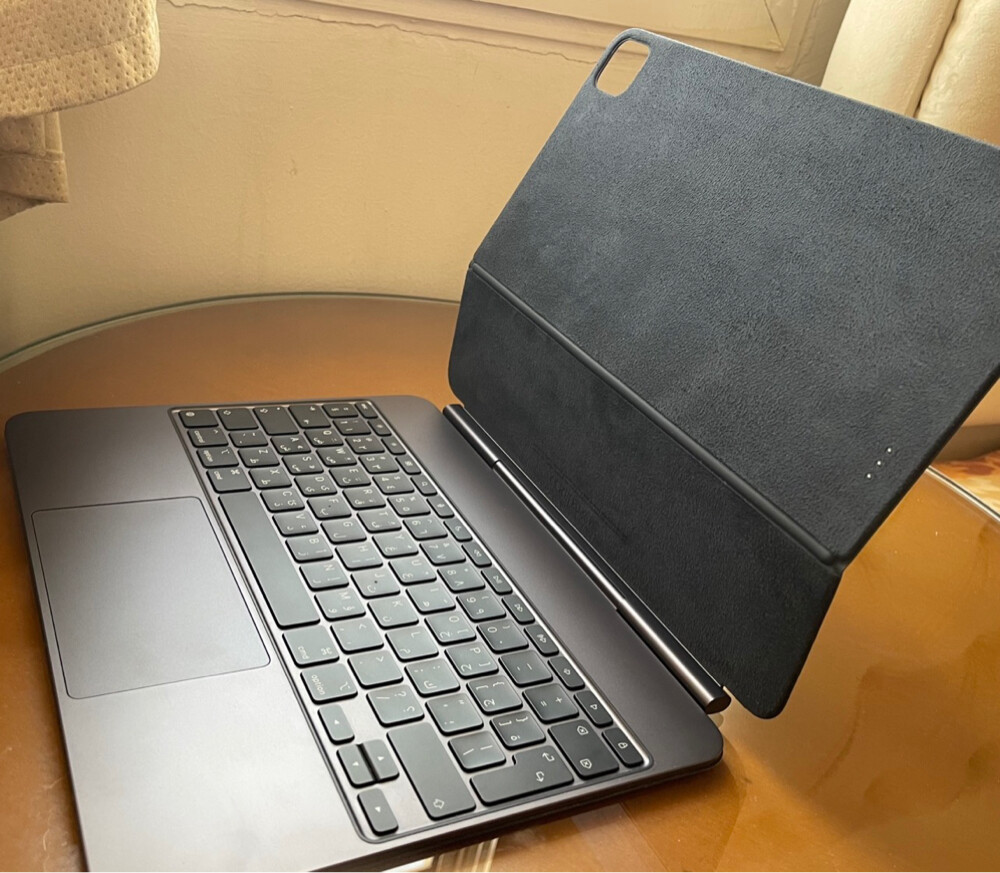 Apple Magic Keyboard for IPAD PRO  - 4