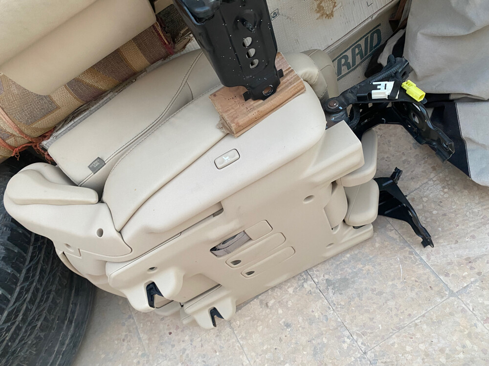 للبيع سيتات اصليه لكزس ال اكس ٥٧٠ - 5