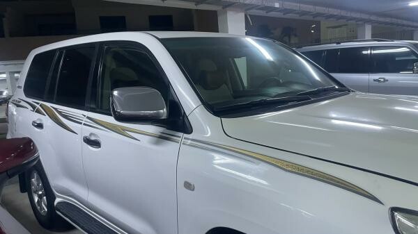 Land Crusier GXR V8 - 2010 model - 4