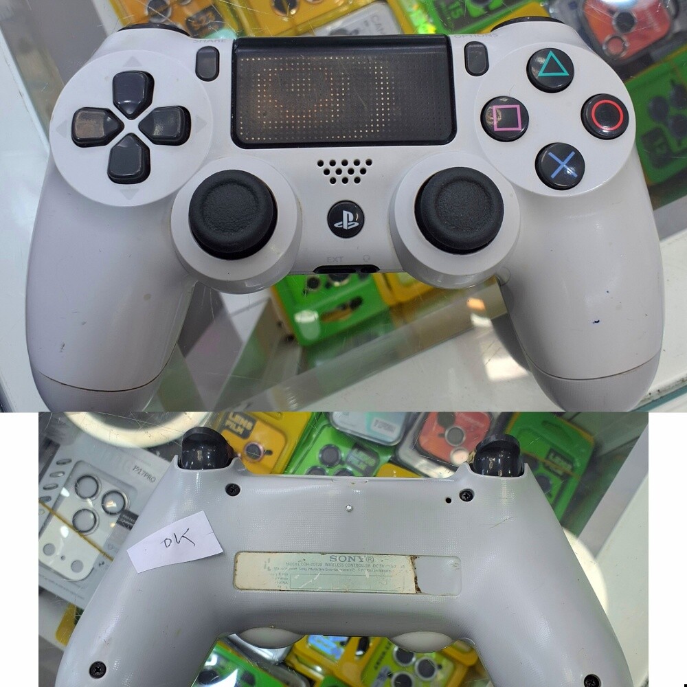 PS4  controller - 1