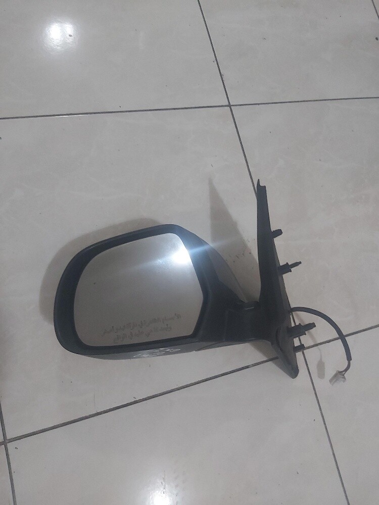 L/Mirror Nissan Sunny-India 2012 - 1
