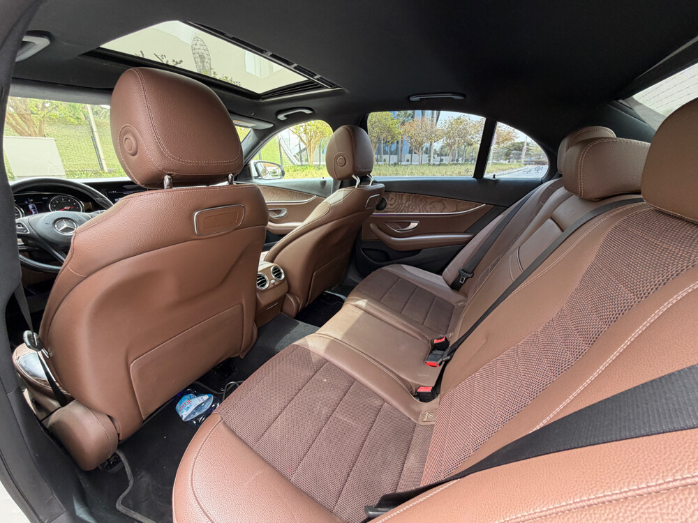 Mercedes Benz E200 - 13