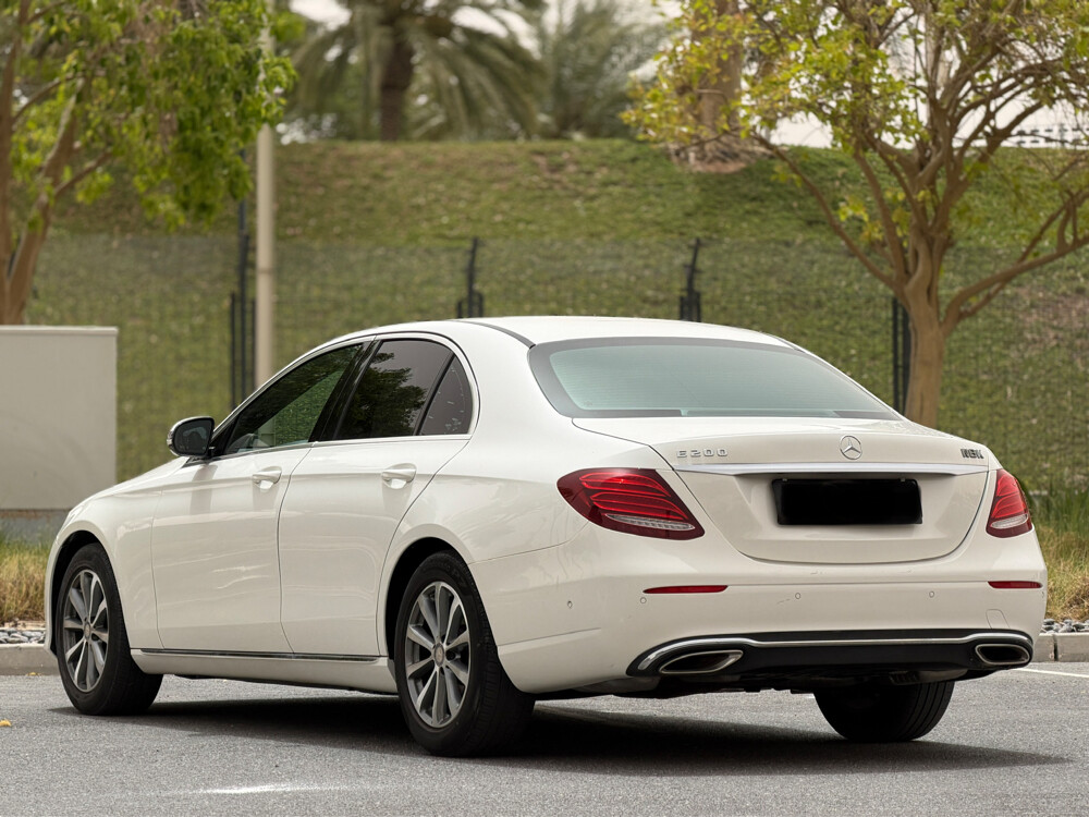 Mercedes Benz E200 - 3