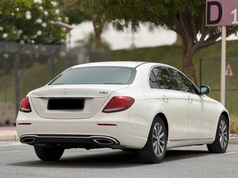 Mercedes Benz E200 - 4