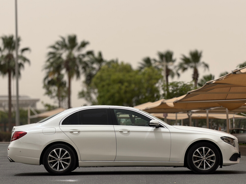 Mercedes Benz E200 - 10
