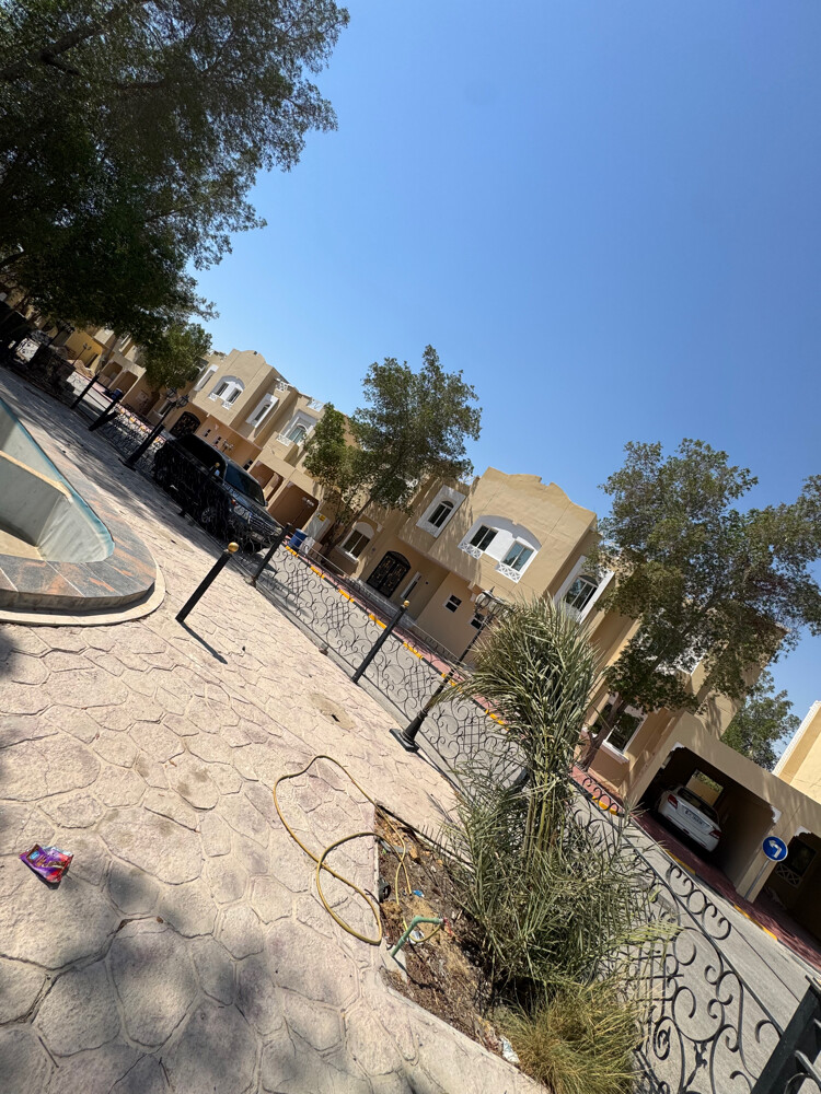 فلل ظمن مجمع للإيجار  - 2