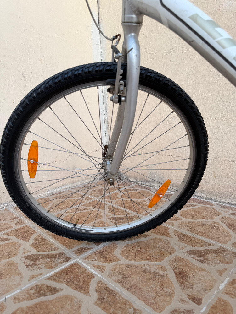 Giant Sedona hybrid bicycle - 3