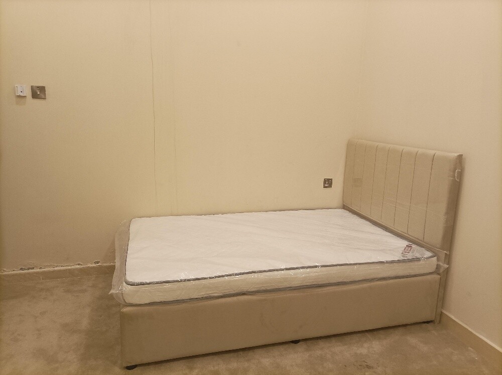 Bed & Masters available - 2