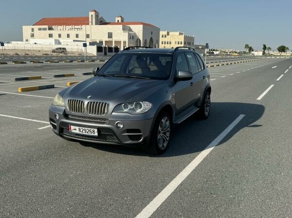 BMW X5 2012 5.0i V8 Twin Turbo - 1