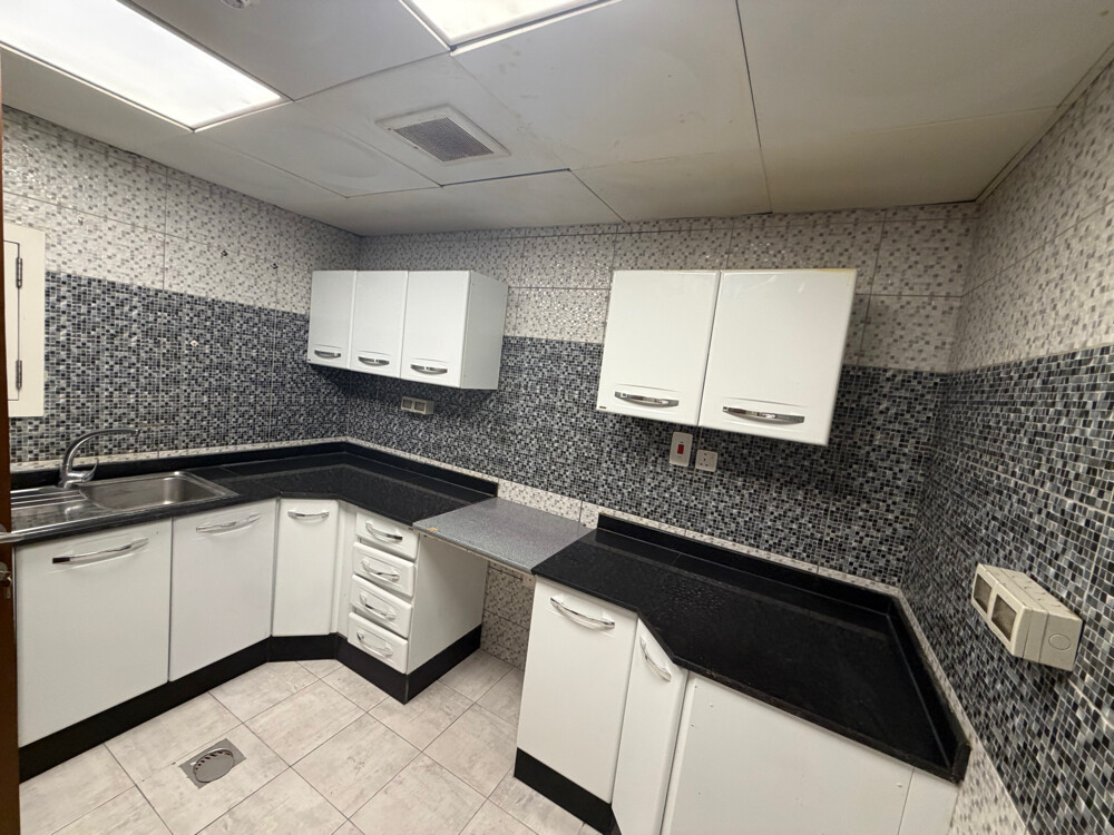 Apartment for Rent 3BHK Bin Mahmoud - 6