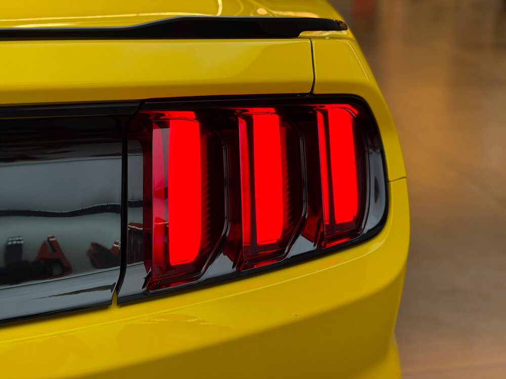 Ford Mustang - 12