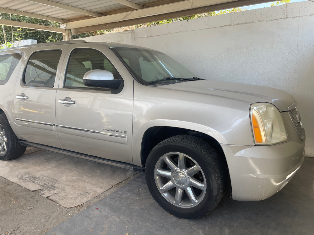 GMC Yukon Denali xl 2009 - 1