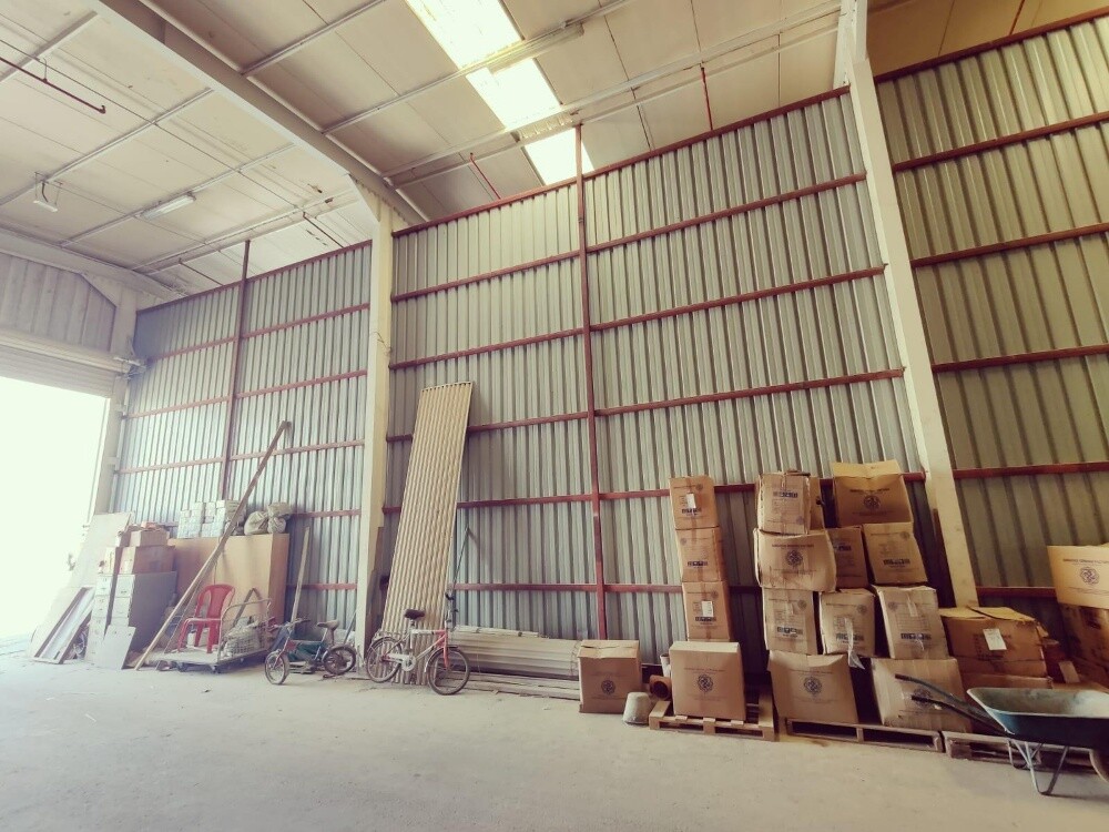 For rent store berket awamer 2000 m - 2