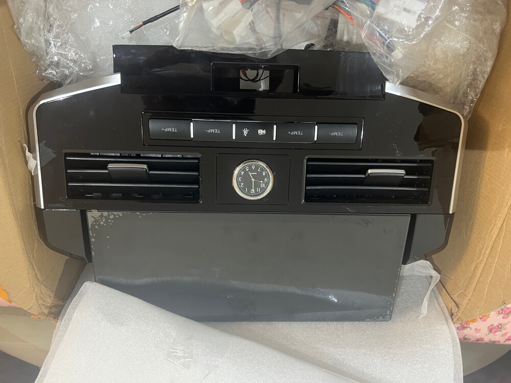 Land Cruiser screen new 12.1 inch - 3