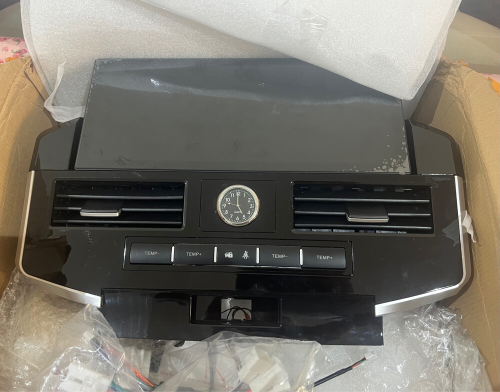 Land Cruiser screen new 12.1 inch - 1