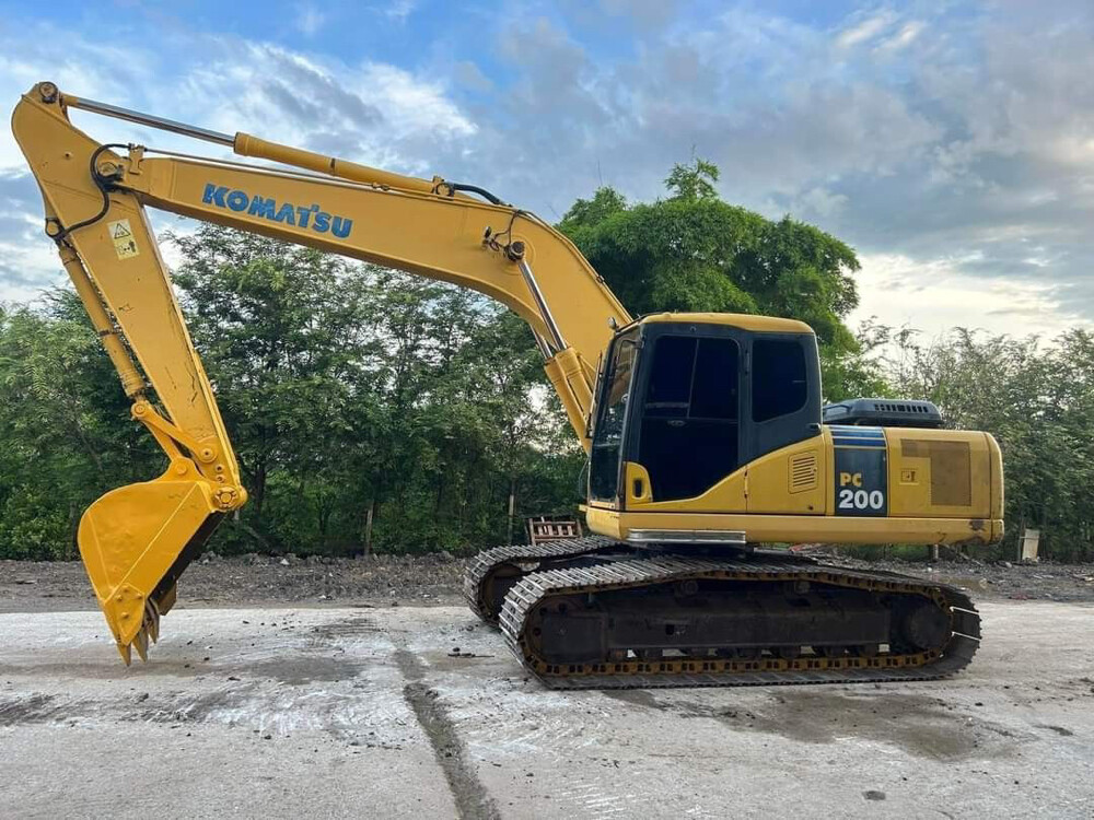 komatsu  excovator 18meter  - 2