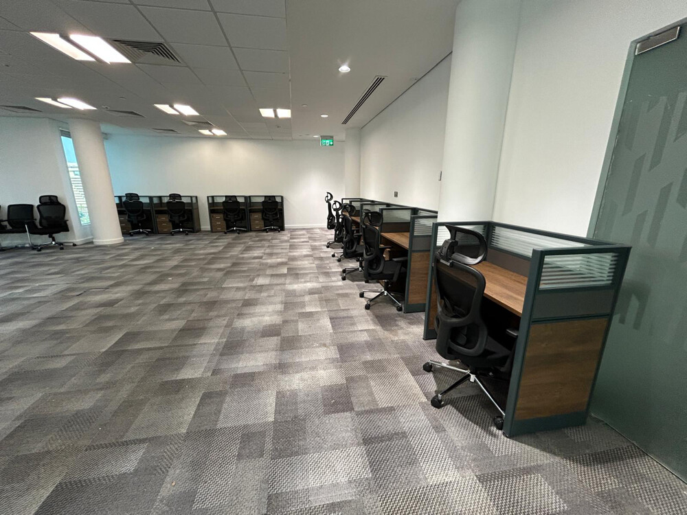 Office available with 1 month free - 15