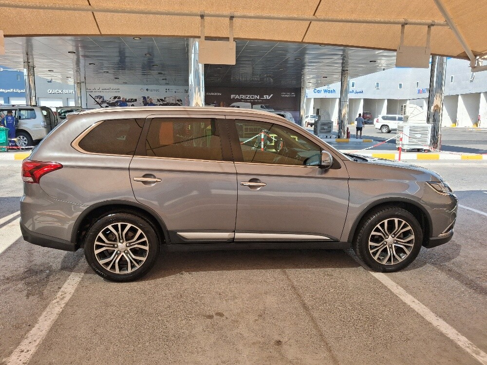 Mitsubishi Outlander GLS 3L V6 4WD - 2