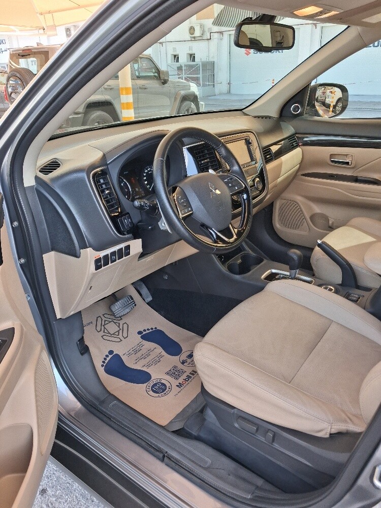 Mitsubishi Outlander GLS 3L V6 4WD - 4