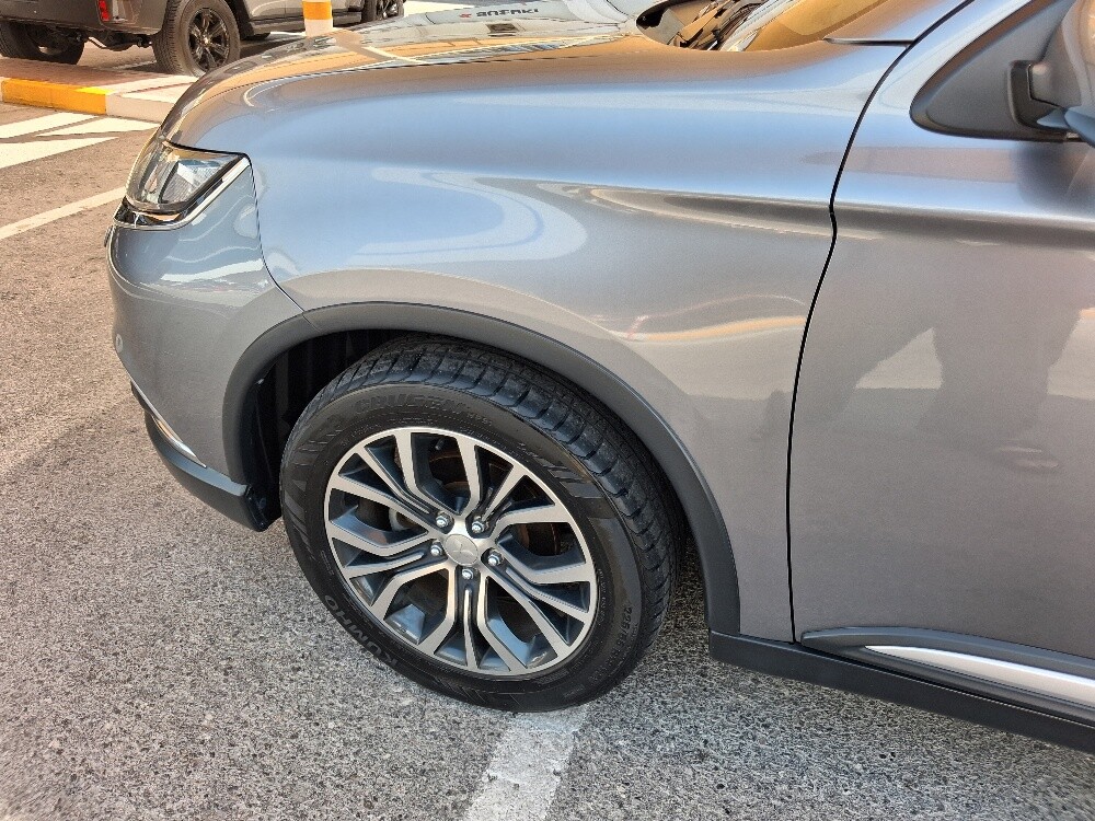 Mitsubishi Outlander GLS 3L V6 4WD - 12