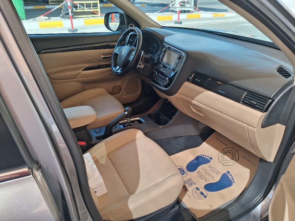 Mitsubishi Outlander GLS 3L V6 4WD - 7