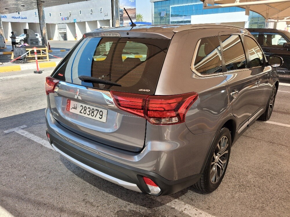 Mitsubishi Outlander GLS 3L V6 4WD - 3