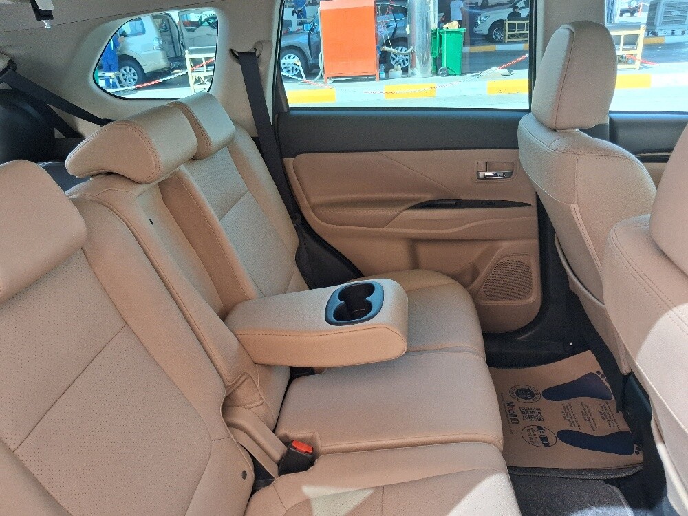 Mitsubishi Outlander GLS 3L V6 4WD - 6