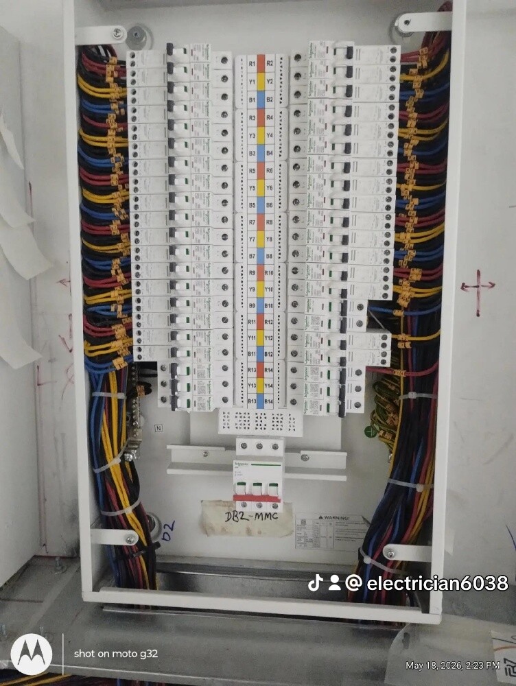 خدمات الكهرباء والتركيبات الكهربا - 24