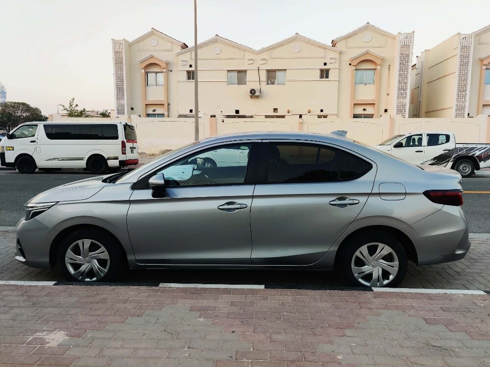 Honda city 2024 km: 48000 - 8