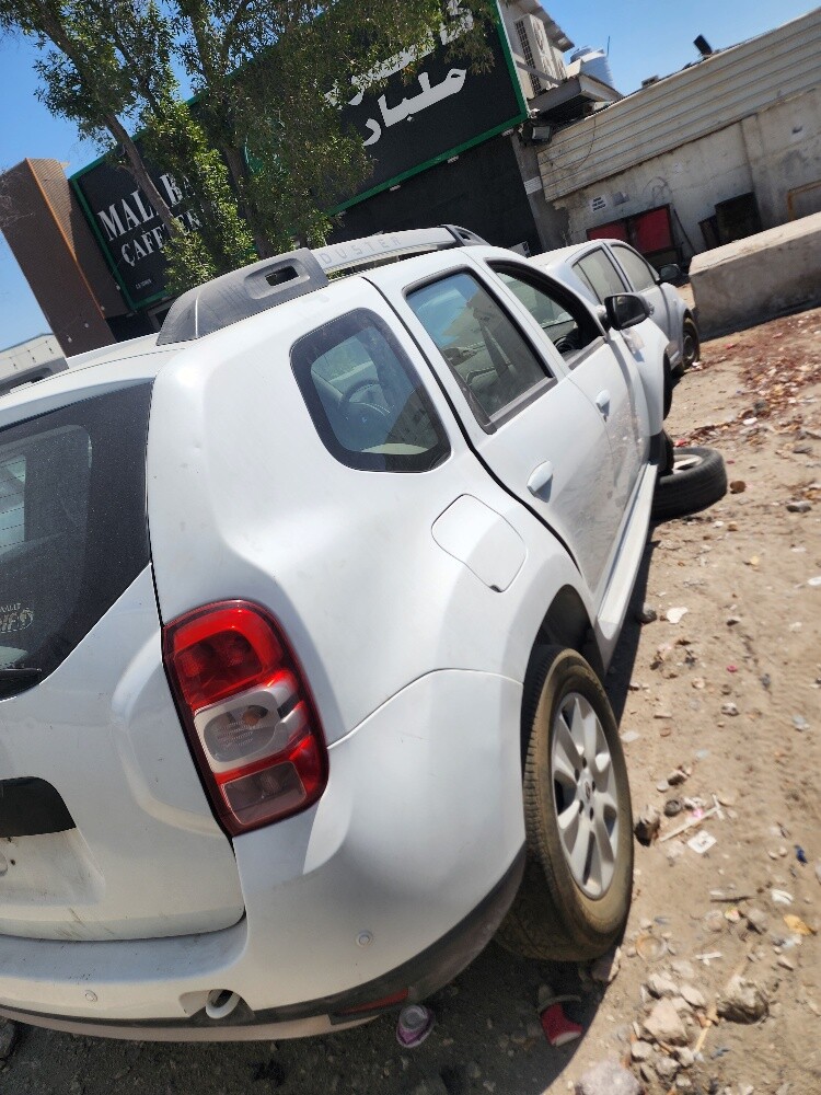 Renault duster all parts available - 3