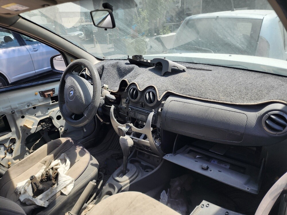 Renault duster all parts available - 4