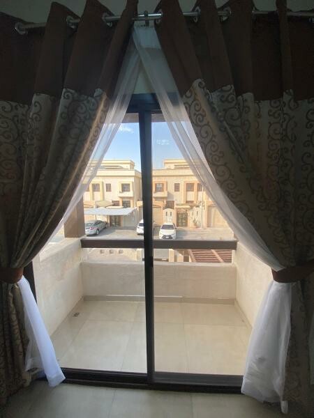 للايجار بالثمامه غرفه وصاله مفروش - 6