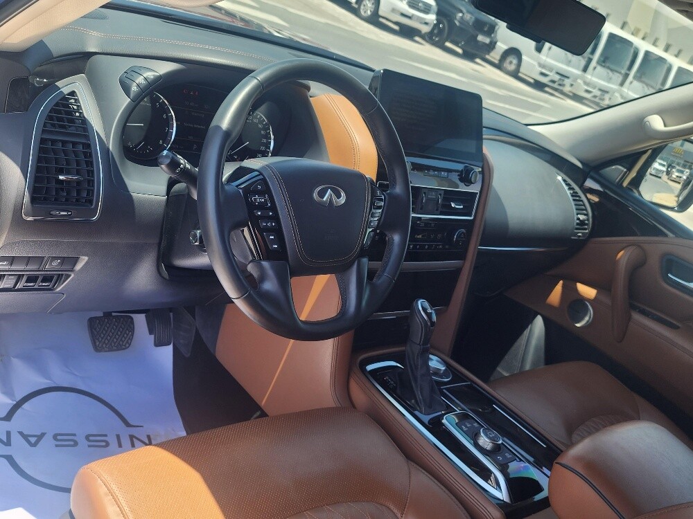 Infiniti QX80 - 9