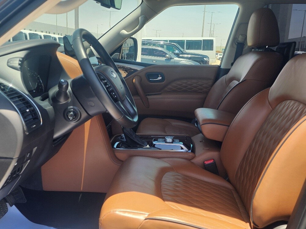 Infiniti QX80 - 8