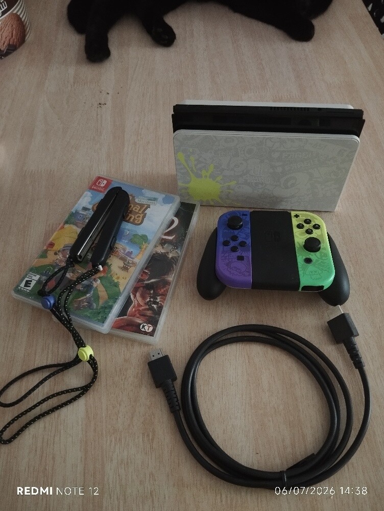 Nintendo Switch Splatoon 3 + Games - 1