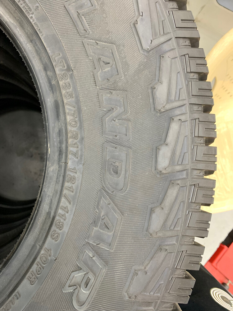 LT Yokohama 285/70R17 - 3