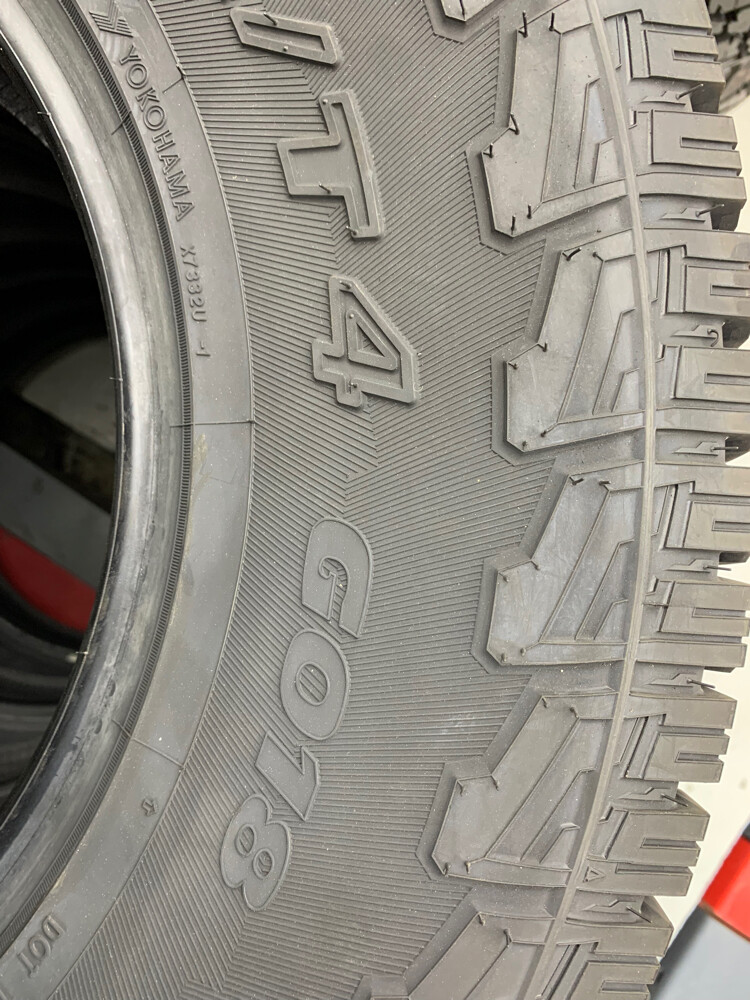 P285/70R17 Yokohama 4pc - 3