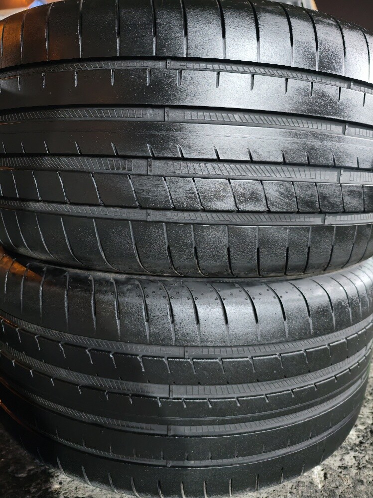 295/40/21 Goodyear Tyre Super Grip - 2