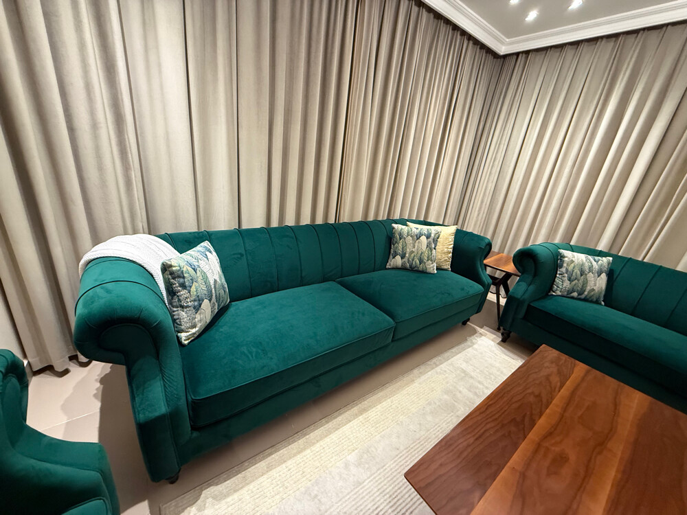 living room sofa set/ like new - 5