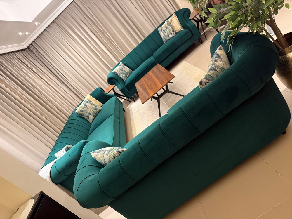 living room sofa set/ like new - 6