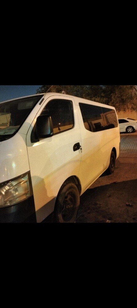 Nissan urban - 2