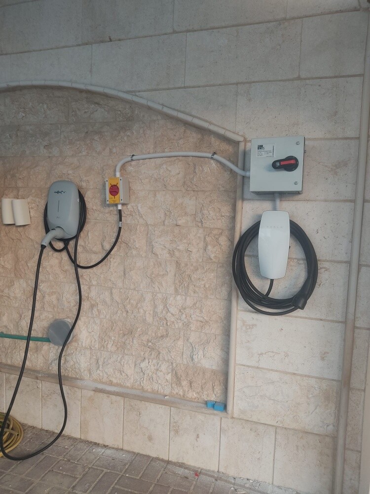 BYD,TESLA,ROX, JUTEOR charger insta - 10